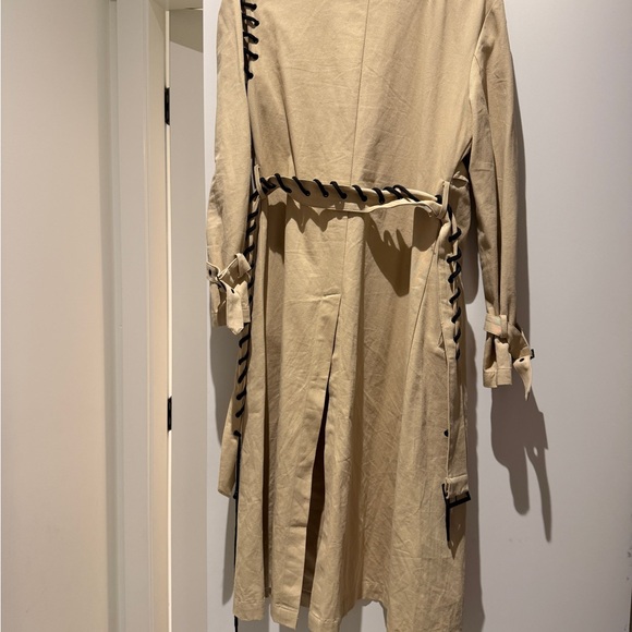 AKIRA - SUPERMODEL LACE UP TRENCH COAT - Picture 9 of 9